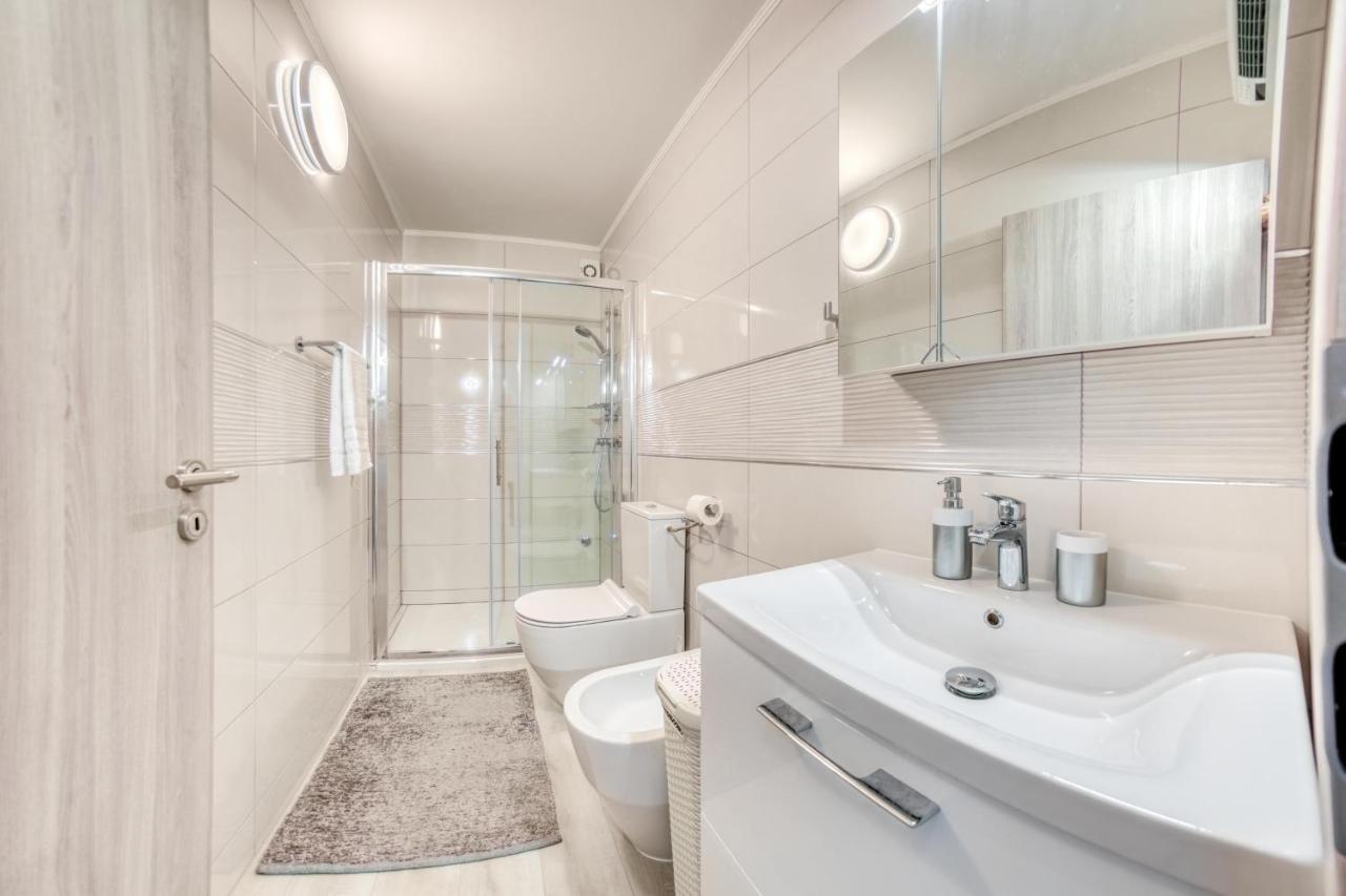 Penthouse Zola With Private Parking Apartment เมดูลิน ภายนอก รูปภาพ